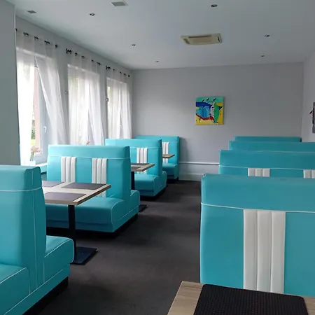 Les Nouveaux Ambassadeurs Hotel